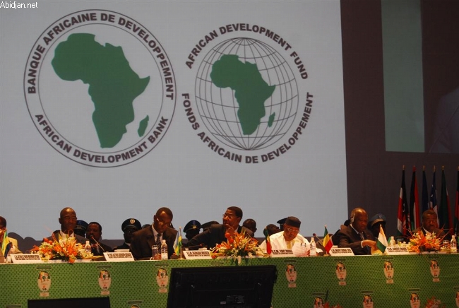 Services sociaux de base : La Côte d`Ivoire et la BAD signent des dons et prêts pour 200 millions de dollars